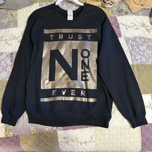 Gildan Black Sweatshirt Size Medium